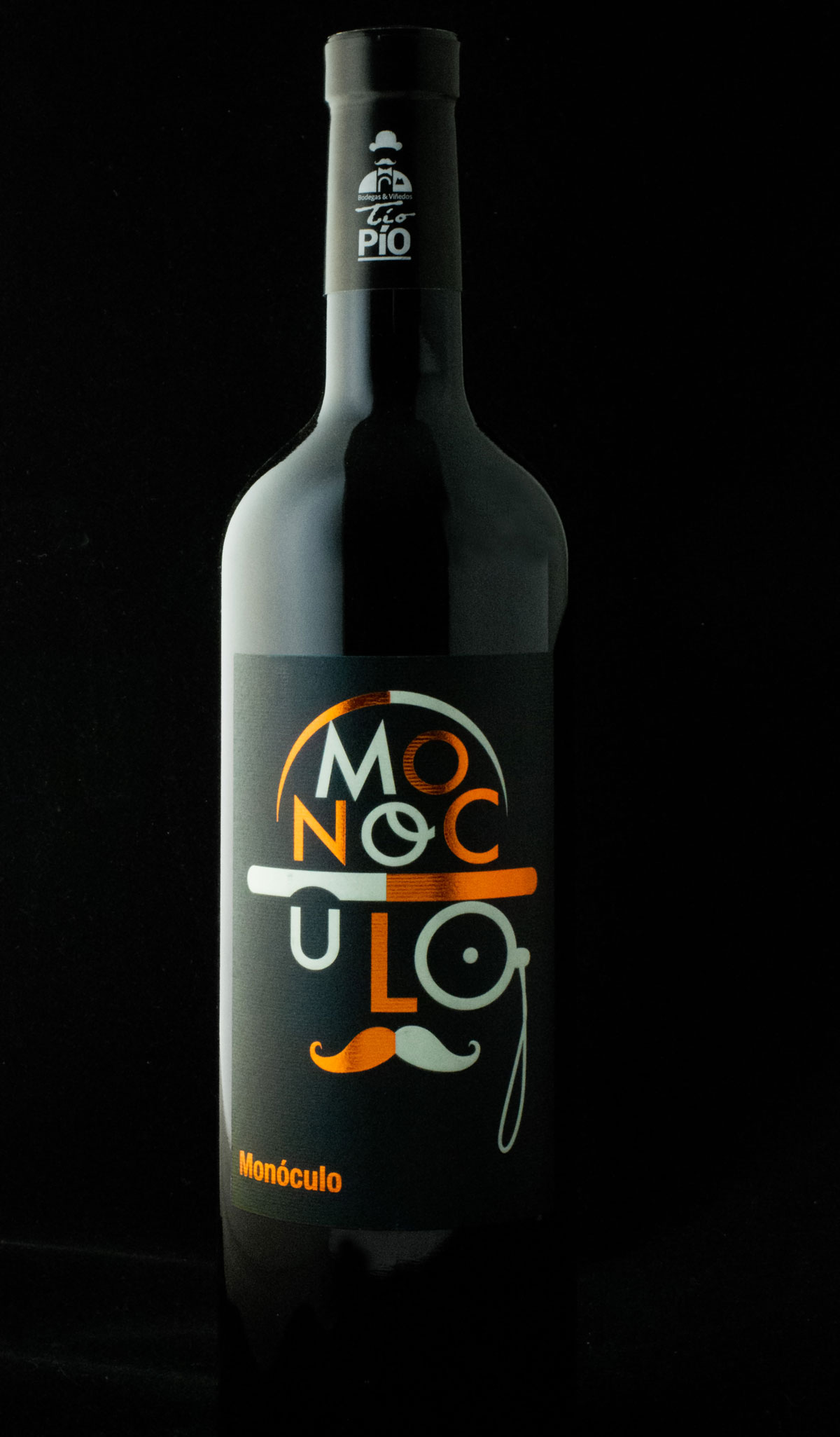 Etiqueta de vino para la marca Monóculo de Bodegas Tío Pío